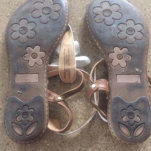 White sandals - Picture 2 of 2